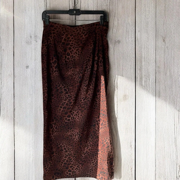 New Frontier Cheetah Print Skirt - Medium (C3) - Picture 4 of 4